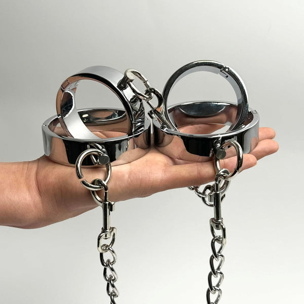 Stainless steel wrist ankle cuffs chrome plated, silver metal bracelet wrist anklet pair of restraints bondage game